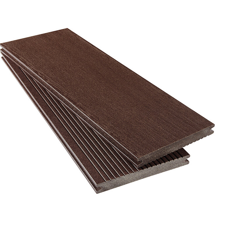 Produktbild: Terrassendiele WPC massiv Rotbraun einseitig individuell strukturiert, einseitig geriffelt, längsseitige Nut, Forma - 19 x 160 mm